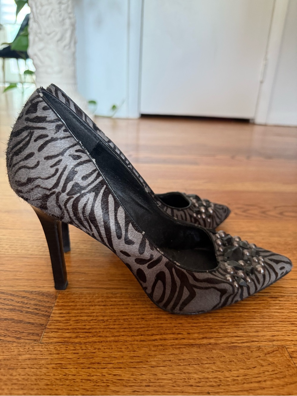 BGBG Women's Gray Zebra Print With Embellishes Pointed-Toe High Heels
